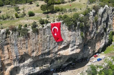Aserin Kayası eşsiz manzarasıyla dikkat çekiyor 