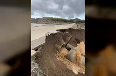 Aşırı yağışlar Akdağ Tabiat Parkı’na çıkan yolu çökertti 