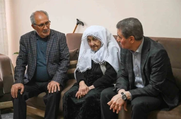 Asırlık çınara ve kahraman gazilere vefa ziyareti 