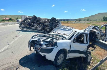 Aşkale’de feci trafik kazası: 1’i ağır 2 yaralı 