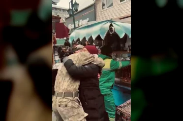Askerde sandığı oğlunu karşısında gören anne duygulandı 