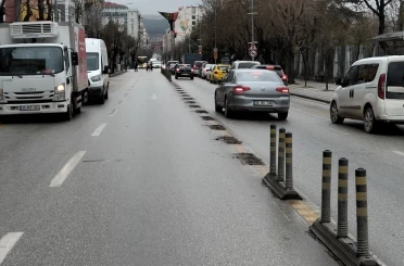 Atatürk Caddesi’nde dubalar azaltıldı ama şikayetler çözüm bulmadı 