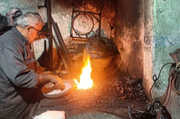 Ateşte tavlanan emek: 45 yıldır kalaycılığı yaşatıyor 