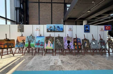 Atıklar, özel bireylerin ellerinde sanata dönüştü 