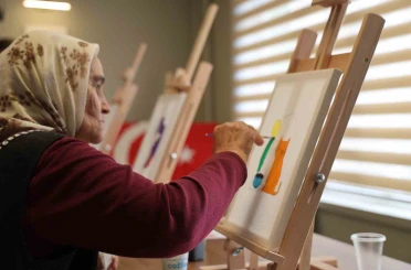 Atıl bina kadınlar için sanat merkezine dönüştü 