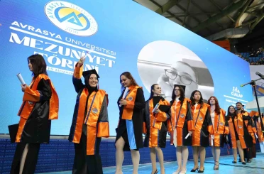 Avrasya Üniversitesi’nde mezuniyet coşkusu 