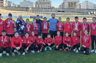 Avrupa’da tarih yazdılar, Bandırma’da tebrikleri topladılar 