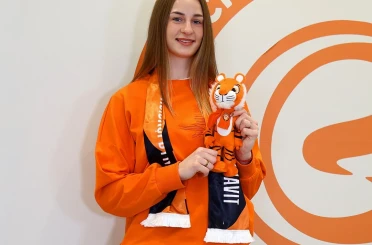 Avrupa’nın yükselen smaçörü Aleksandra Uzelac, Eczacıbaşı Dynavit’te 