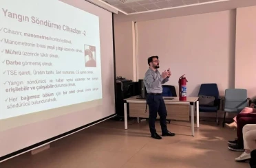 Ayancık’ta sağlıkçılara afet bilgilendirmesi 