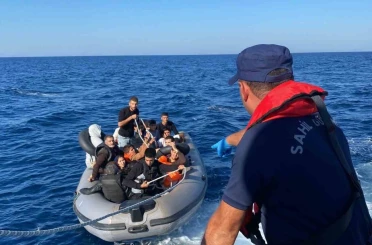 Aydın açıklarında 12 düzensiz göçmen kurtarıldı 