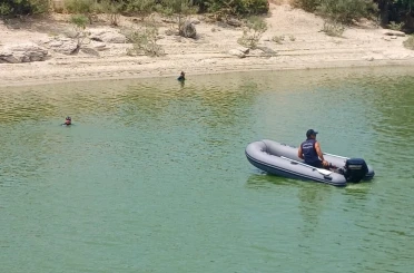 Aydın itfaiyesi göletin dibindeki 50 bin dolarlık bambiyi tek parça olarak çıkarmayı başardı 