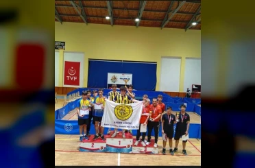 Aydın Lisesi Masa Tenisi Turnuvası’nda şampiyonu oldu 