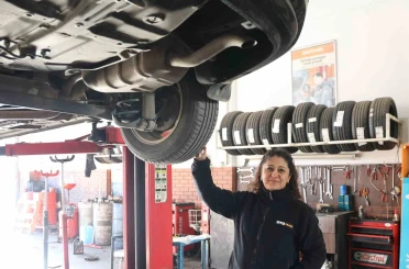 Aydın yıllar sonra buz tuttu, oto lastikçileri ek mesai yaptı 