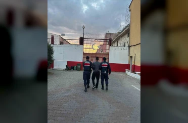 Aydın’da aranan 2 hükümlü jandarmaya takıldı 
