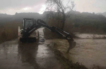 Aydın’da sağank yağışa karşı Büyükşehir ekiplerinden yoğun çalışma 