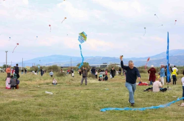 Aydın’da uçurtmalar gökyüzünü renklendirdi 