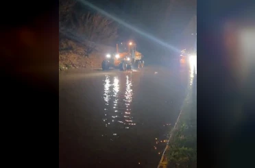 Aydın’ı sağanak vurdu: Söke ve Kuşadası yollarında ulaşım durdu 