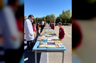 Aydıntepe’de ’Kültür ve Sohbet Odası’ yapımına destek amaçlı kitap fuarı düzenlendi 