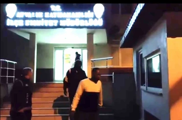 Ayvalık Polisinden sağanak yağmur altında göçmen avı 