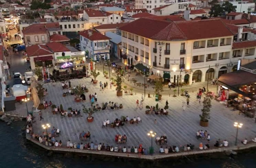 Ayvalık, tarihi Gümrük Meydanı’na kavuştu 