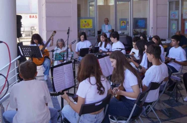 Ayvalık’ta Zeytin Çekirdeklerinden sezon finali konseri 