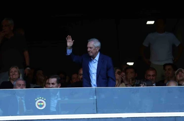 Aziz Yıldırım, Fenerbahçe’de 13. kez başkanlığa seçildi 