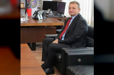 Baba Mersinli, 1996 yılında uluslararası dolandırıcılık davasında yargılanmış 