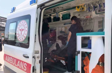 Baba ve kızı motosiklet kazasında yaralandı 