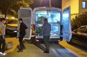 Babasının cesediyle 2 gün aynı evde yaşadı 
