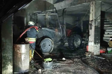 Bafra’da sanayi sitesinde korkutan yangın: İş yerinde büyük hasar 