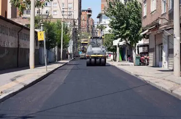 Bağlar’da yollar yenilendi
