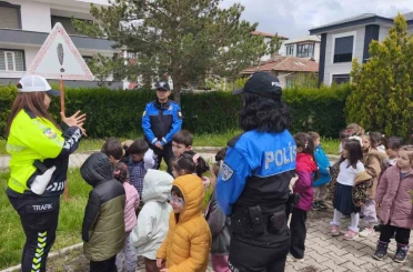 Bahçelievler Anaokulu öğrencilerine trafik bilinci eğitimi 