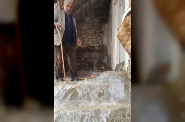Bahçesaray’da dağlarda kar, mahallede sel 