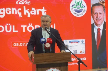 Bakan Bak: "En büyük hedefimiz gençleri spora yönlendirerek kötü alışkanlıklardan uzak tutmak"