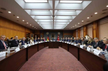Bakan Bolat: "Almanya vizelerinde ret oranı yüzde 25’lerden yüzde 14’e geriledi" 