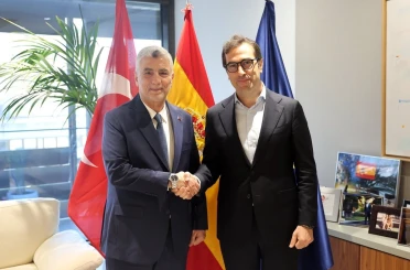 Bakan Bolat, İspanyol mevkidaşı Caballero ile görüştü 
