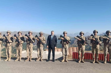 Bakan Çiftçi sınırın sıfır noktasında: "’Terörsüz Türkiye’ projesi hayata geçmiştir ve kararlılıkla devam ederek başarıya ulaşacaktır" 