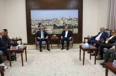 Bakan Fidan, Katar Başbakan Yardımcısı ve Savunma Bakanı Al Thani ile bir araya geldi 
