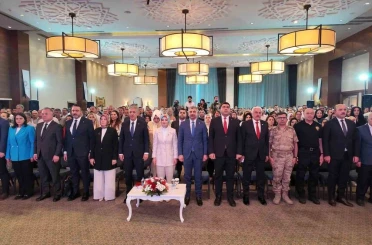Bakan Göktaş: "18-25 yaş aralığındaki gençlerimiz için kredi miktarını 250 bin liraya, 26-29 yaş arasındaki genç çiftlerimiz için ise 200 bin liraya yükseltiyoruz" 