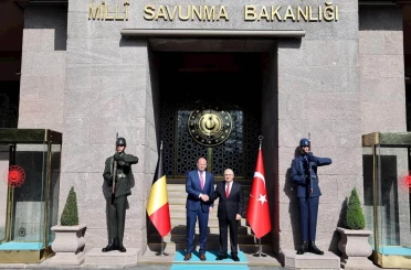 Bakan Güler, Belçika Savunma ve Dış Ticaret Bakanı Francken ile bir araya geldi 