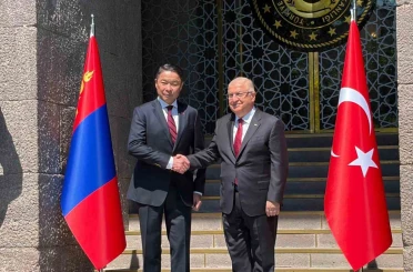 Bakan Güler, Moğolistan Savunma Bakanı Damba ile bir araya geldi 
