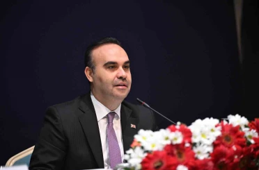 Bakan Kacır: "175 nitelikli araştırmacı, TÜBİTAK Uluslararası Lider ve Genç Araştırmacılar programlarımızın 2025 yılı çağrısına başvurdu" 