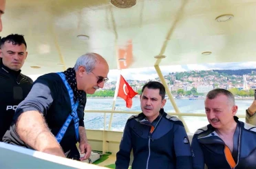 Bakan Kurum, dip çamuru temizliği yapılan İzmit Körfezi’ne daldı 