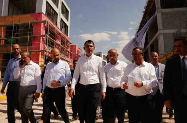 Bakan Kurum’un ismi Malatya’da oy birliği ile bir caddeye verildi 