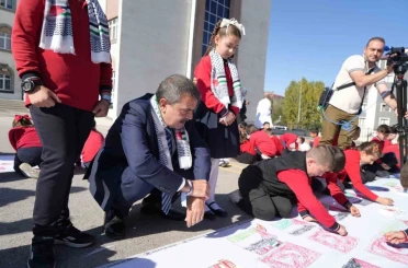 Bakan Tekin: "Bu dünyayı hepimiz için yaşanabilir kılacak bireyler yetiştirmemiz lazım"