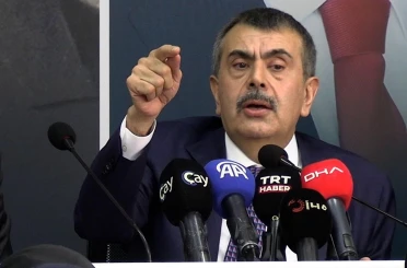 Bakan Tekin: "Haçlı Seferleri kavramını tarih müfredatından çıkardım"