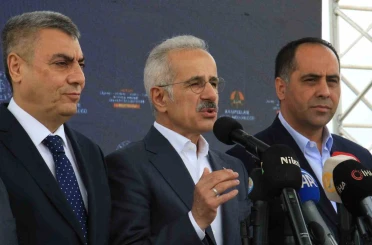 Bakan Uraloğlu duyurdu:"Çeşmeli-Kızkalesi Otoyolunda ilk kısım temmuz ayında açılacak"