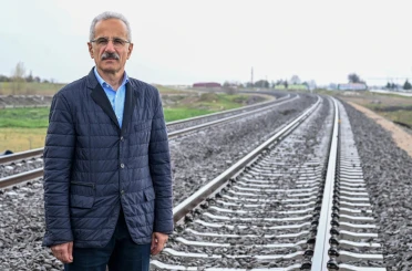 Bakan Uraloğlu "Hızlı Tren Hattı Projesi" hakkında konuştu: "Yılda ortalama 3,1 milyon yolcu taşımayı hedefliyoruz"