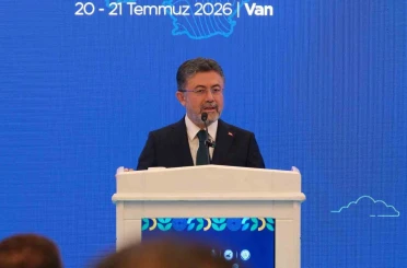 Bakan Yumaklı: "Van Gölü’nün hazinelerini keşfetmek için değil korumak için varız" 