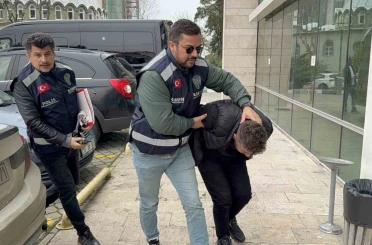 "Bakar mısın" tuzağı: Zinciri kapıp kaçtı, kameraya yakalandı 